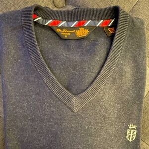 Ben Sherman
Men’s V-neck Sweater
